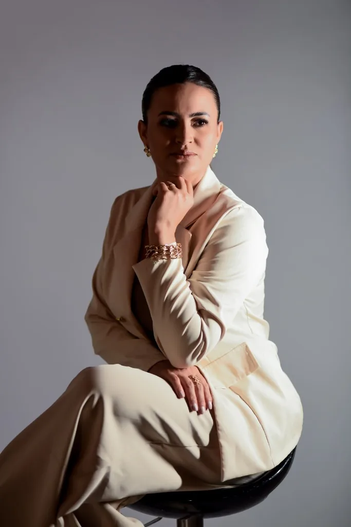 Itamária Teixeira especialista em estética e sobrancelhas no Gama Brasília